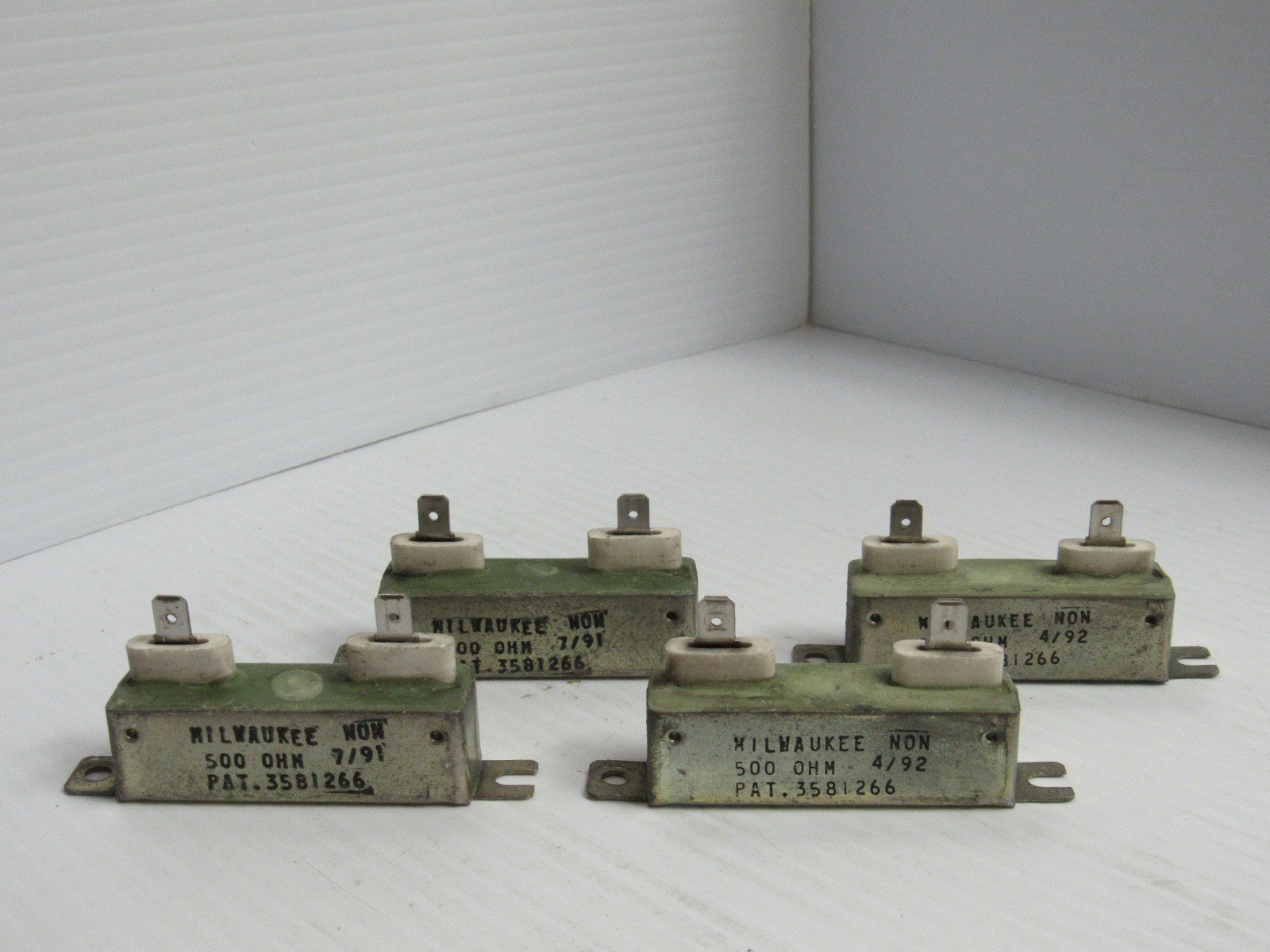 LOT OF 4 MILWAUKEE RESISTOR 3581266 500? 4/92 ( SEMINUEVO )